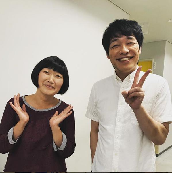 川村エミコと川島明（画像は『川村エミコ（たんぽぽ）　2018年9月25日付Instagram「麒麟川島さんとー」』のスクリーンショット）