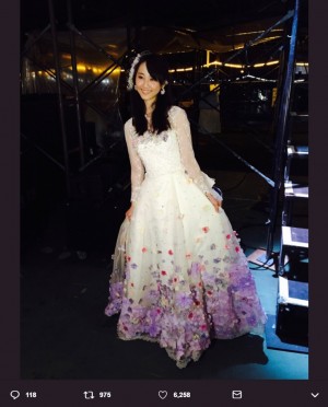 【エンタがビタミン♪】松井玲奈『SKE48衣装展』を訪れ“卒業ドレス”と再会「改めて見ても、1番好きな衣装」