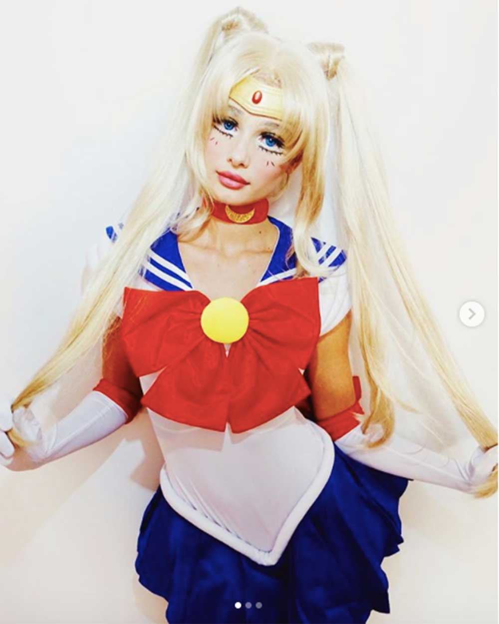 セーラームーンに扮したテイラー・ヒル（画像は『Taylor Hill　2018年10月28日付Instagram「I am Sailor Moon, the champion of justice.」』のスクリーンショット）