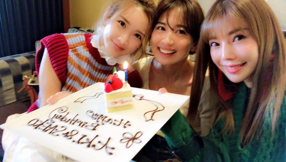 紗栄子、東原亜希、住谷杏奈（画像は『Aki　2018年11月28日付Instagram「アンナさんありがとう さえこさんおかえり」』のスクリーンショット）