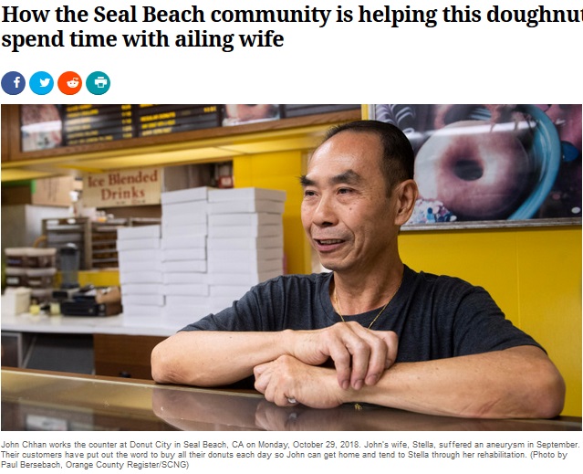 病気の妻を抱えるドーナツ店主、彼のために地域の住民は…（画像は『Orange County Register　2018年10月30日付「How the Seal Beach community is helping this doughnut shop owner spend time with ailing wife」（Photo by Paul Bersebach, Orange County Register/SCNG）』のスクリーンショット）