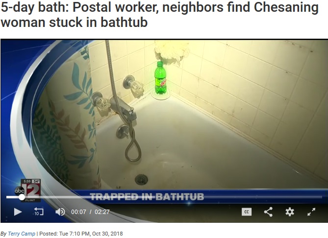 バスタブに女性が5日間閉じ込められる（画像は『ABC12 WJRT　2018年10月30日付「5-day bath: Postal worker, neighbors find Chesaning woman stuck in bathtub」（Terry Camp）』のスクリーンショット）