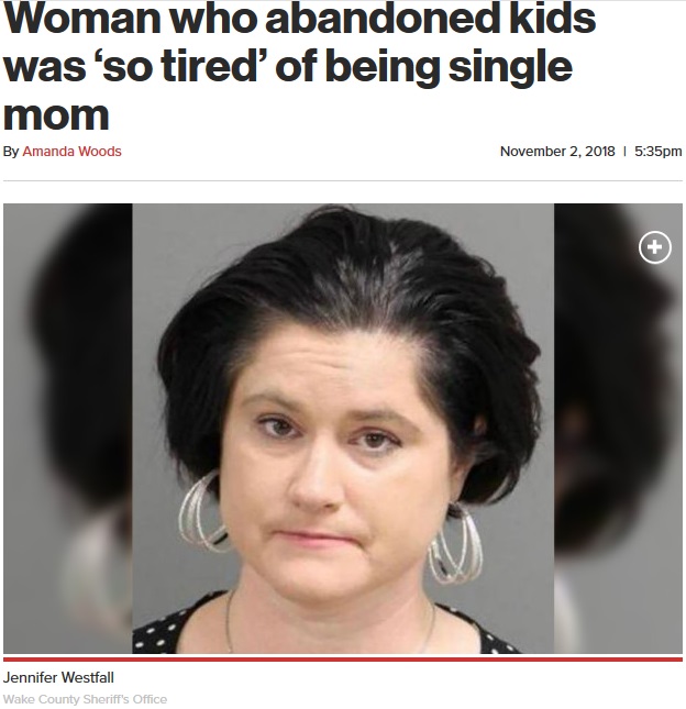 2人の子供を道路脇に遺棄したシングルマザー（画像は『New York Post　2018年11月2日付「Woman who abandoned kids was ‘so tired’ of being single mom」（Wake County Sheriff’s Office）』のスクリーンショット）