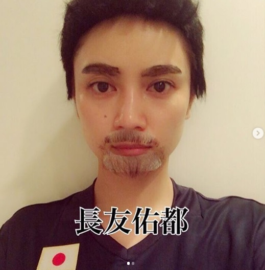 夫・長友佑都選手の仮装をした平愛梨（画像は『平愛梨オフィシャル　2018年10月31日付Instagram「ハロウィン」』のスクリーンショット）