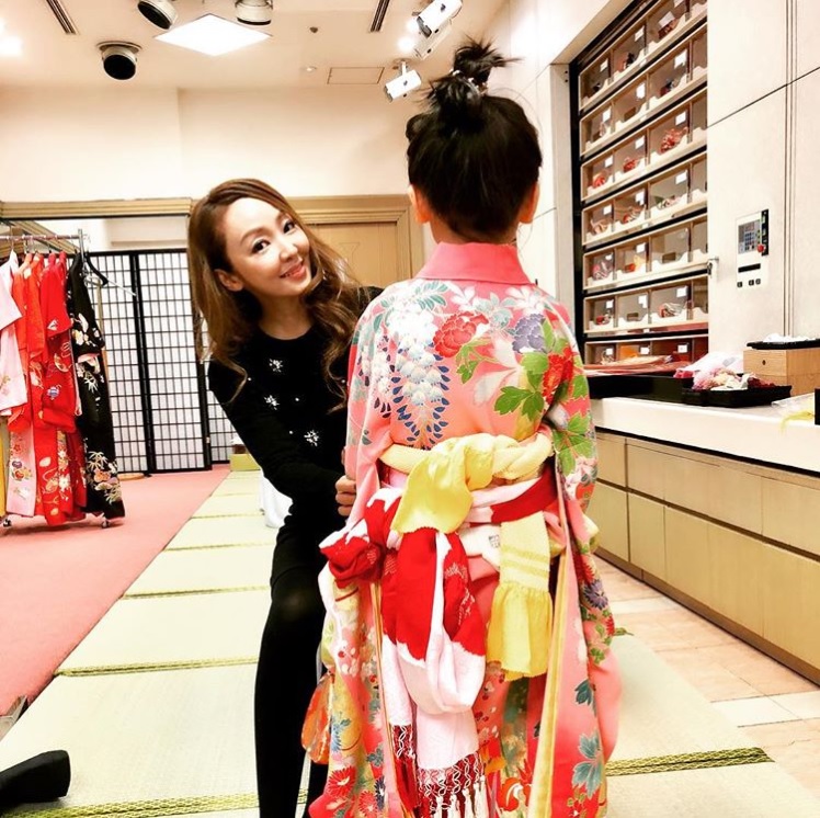 娘の成長を喜ぶ神田うの（画像は『Uno Kanda　2018年11月12日付Instagram「もう2回目の七五三準備です。」』のスクリーンショット）