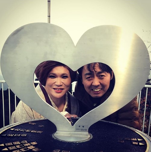 IKKOとアンガ田中がカップル成立!?（画像は『有吉弘行　2018年12月3日付Instagram「新婚さん。」』のスクリーンショット）