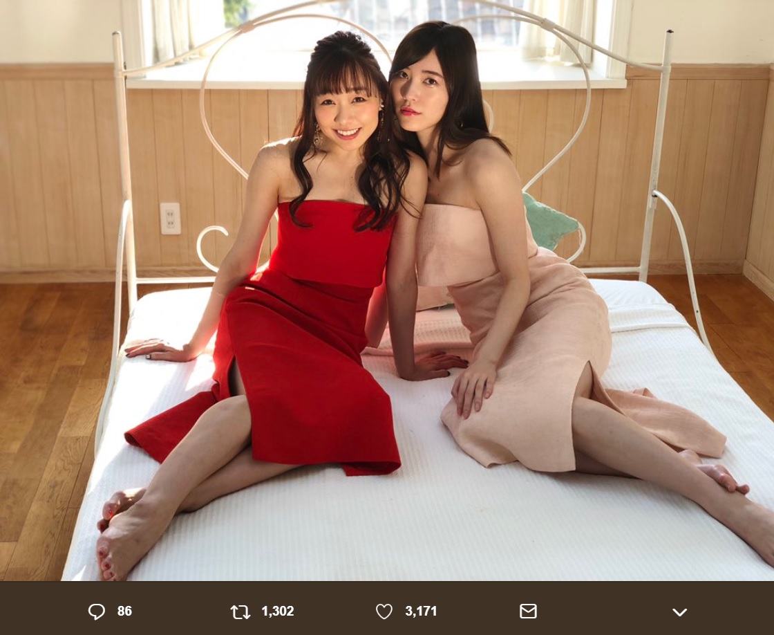 須田亜香里と松井珠理奈（画像は『須田亜香里（SKE48）　 2018年12月12日付Twitter「実は今年の選抜総選挙で1位と2位をSKE48でいただいてから初の2人での雑誌掲載！」』のスクリーンショット）