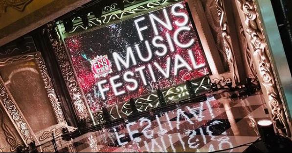 『2018 FNS歌謡祭』第1夜のセット（画像は『【公式】FNS歌謡祭　2018年12月6日付Instagram「＃FNS歌謡祭 第1夜」』のスクリーンショット）