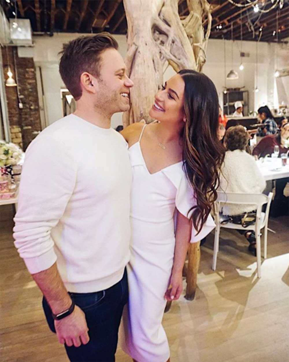 婚約者ザンディ氏とリア・ミシェル（画像は『Lea Michele　2018年12月24日付Instagram』のスクリーンショット）