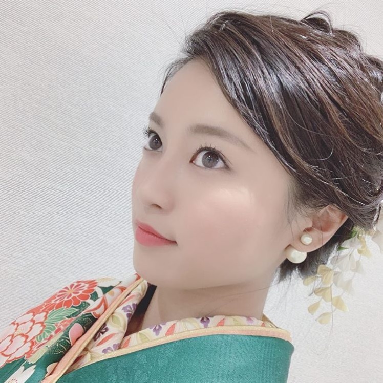 25歳の誕生日を迎えた小島瑠璃子（画像は『小島瑠璃子　2018年12月23日付Instagram「25歳になりました。」』のスクリーンショット）