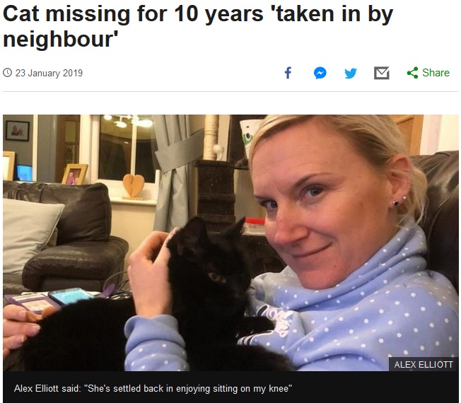 死んだと思っていた飼い猫と10年ぶりに再会した女性（画像は『BBC News　2019年1月23日付「Cat missing for 10 years ‘taken in by neighbour’」（ALEX ELLIOTT）』のスクリーンショット）