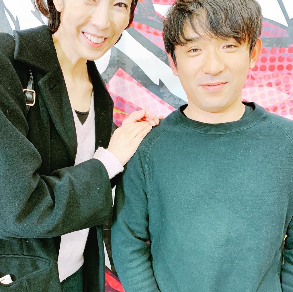 顔が見切れてしまった大林素子（画像は『酒井健太　2019年1月22日付Instagram「デカモニ。」』のスクリーンショット）
