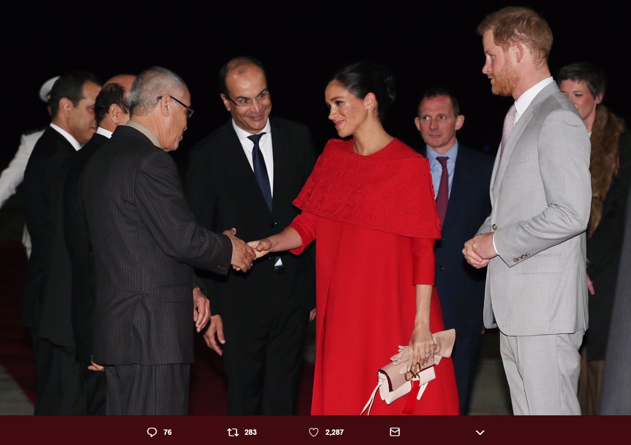 モロッコ王国へ到着したメーガン妃とヘンリー王子（画像は『Kensington Palace　2019年2月23日付Twitter「Le Duc et la Duchesse de Sussex arrivent a Casablanca pour ＃VisiteRoyaleMaroc!」』のスクリーンショット）