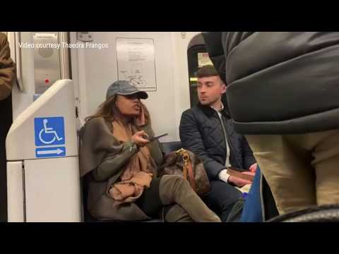 優先座席をバッグで占領した迷惑な女（画像は『NJ.com　2019年2月14日公開YouTube「Passenger on NJ Transit refuses to move her bag」』のサムネイル）