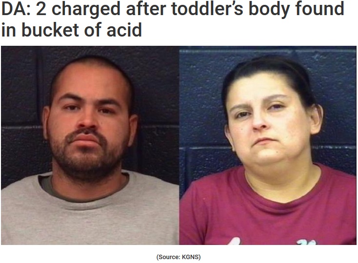 2歳女児の遺体を酸で溶かそうとバケツに押し込めたカップル（画像は『KWCH　2019年2月16日付「DA: 2 charged after toddler’s body found in bucket of acid」（Source: KGNS）』のスクリーンショット）