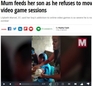 【海外発！Breaking News】ゲーム依存の息子を心配し、ネットカフェに食事を運ぶ母親（フィリピン）