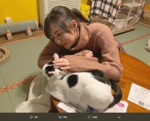 【エンタがビタミン♪】HKT48森保まどか“保護猫カフェ”で癒される姿に、ファン「猫になりたい」