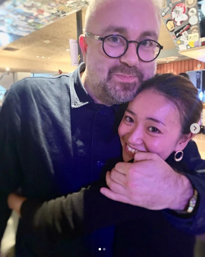 フィリップ・ブリーン氏と大島優子（画像は『Yuko Oshima　2019年2月18日付Instagram「一年のブランクがあった私をしっかりすくい上げてくれたフィリップに、心から感謝しています。」』のスクリーンショット）