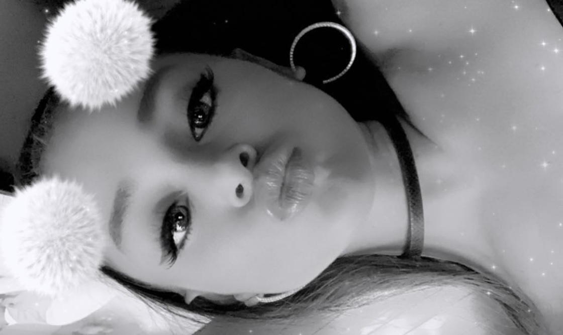 ワールドツアーを目前に控えたアリアナ（画像は『Ariana Grande　2019年3月1日付Instagram「mmmmk .... about to embark on my third tour and am for sure deep as fuck in my feelings.」』のスクリーンショット）
