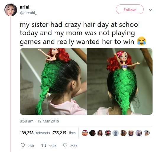 4歳児の母、クレイジーヘア・デーで力作を披露（画像は『ariel　2019年3月19日付Twitter 「my sister had crazy hair day at school today and my mom was not playing games and really wanted her to win」』のスクリーンショット）