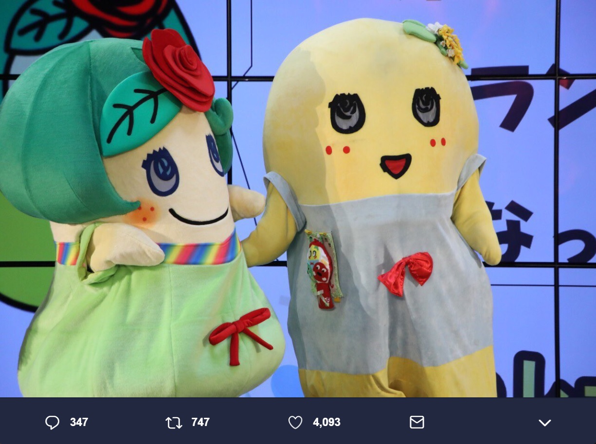 ペアンヌちゃんとふなっしー（画像は『ふなっしー　2019年3月23日付Twitter「ペアンヌちゃん日本のカップ焼きそばがお気に入りなっしー♪」』のスクリーンショット）