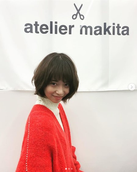 髪をバッサリ切った森川葵（画像は『Morikawa Aoi　2019年3月3日付Instagram「可愛い髪型になってご満悦のご様子です。」』のスクリーンショット）