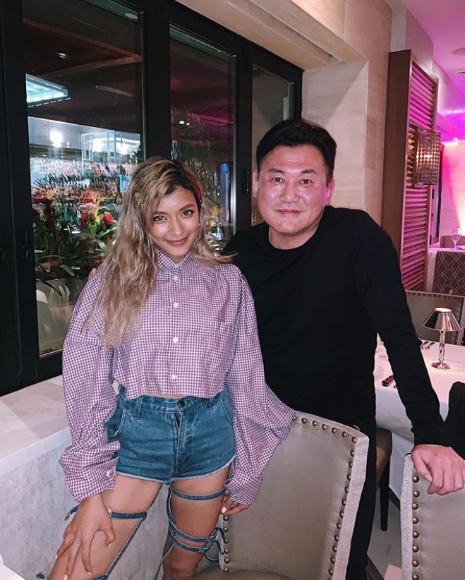 ローラと三木谷浩史氏、ロサンゼルスでディナーを共に（画像は『ROLA　2019年3月26日付Instagram「had dinner with Mickey in LA ＠hiroshi.mikitani」』のスクリーンショット）