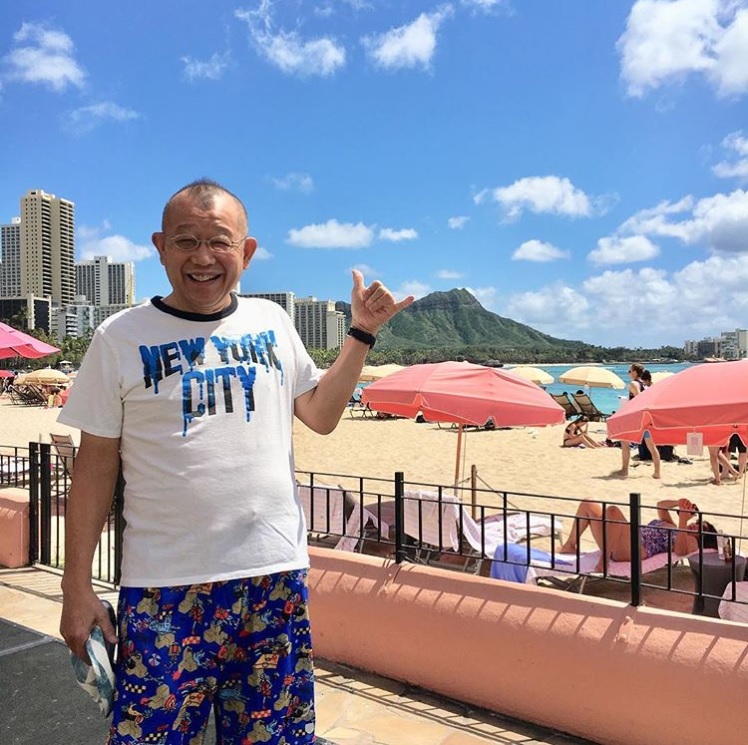 ハワイ滞在を報告した笑福亭鶴瓶（画像は『笑福亭鶴瓶　2019年3月9日付Instagram「ハワイ晴れ、仰天出来ました。」』のスクリーンショット）