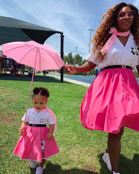 娘とペアルックでキメたセリーナ・ウィリアムズ（画像は『Serena Williams　2019年4月9日付Instagram「Pink things」』のスクリーンショット）