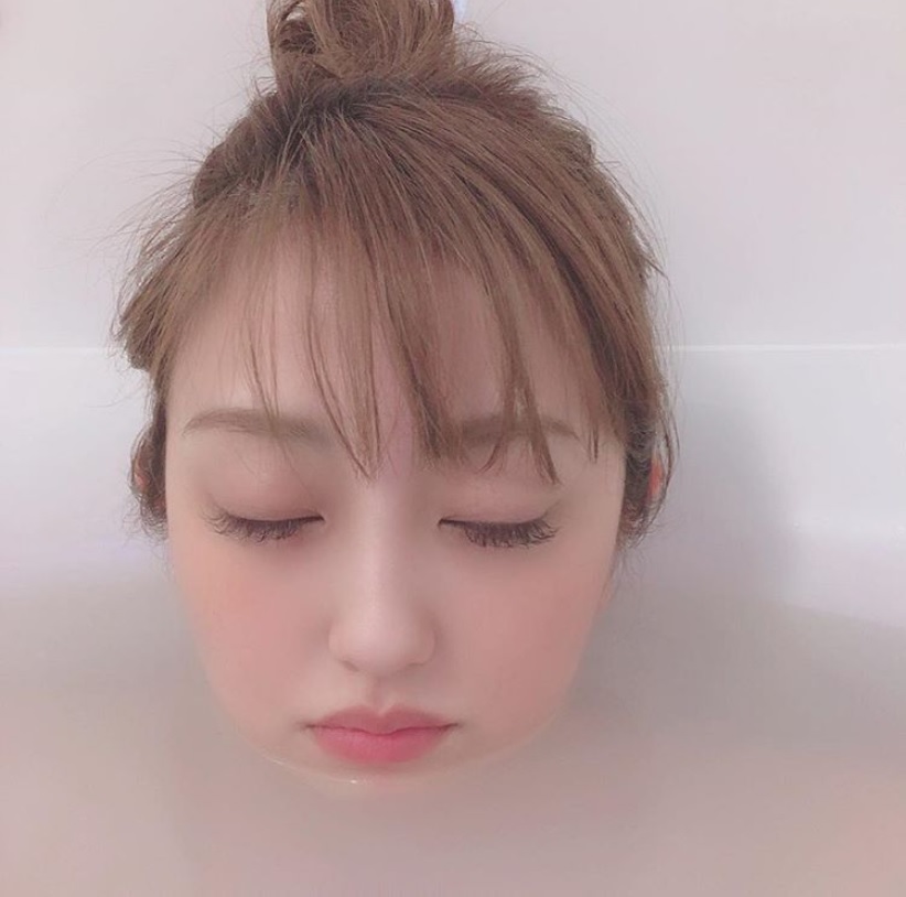 「ここ数日食生活乱れてるし見直さなきゃ」と菊地亜美（画像は『菊地亜美 Ami Kikuchi　2019年4月16日付Instagram「ふぅ。。お疲れ様でした」』のスクリーンショット）