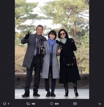 【エンタがビタミン♪】鈴木京香が“グラサン”姿『未解決の女　SP』オフショットがまるで家族写真