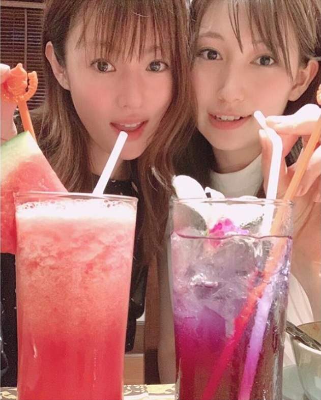 深田恭子と大野いと（画像は『大野いと　2019年4月16日付Instagram「可愛いジュースと愛しいきょんちゃんと。」』のスクリーンショット）