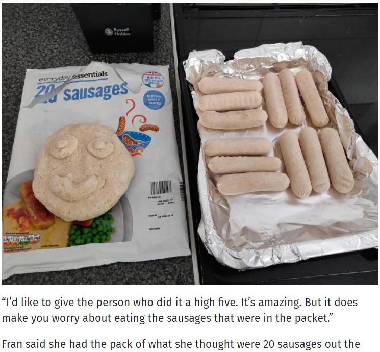 袋の中に顔型のソーセージが！（画像は『Swindon Advertiser　2019年5月22日付「Swindon mum finds sausage meat FACE in 91p packet of Aldi bangers」』のスクリーンショット）