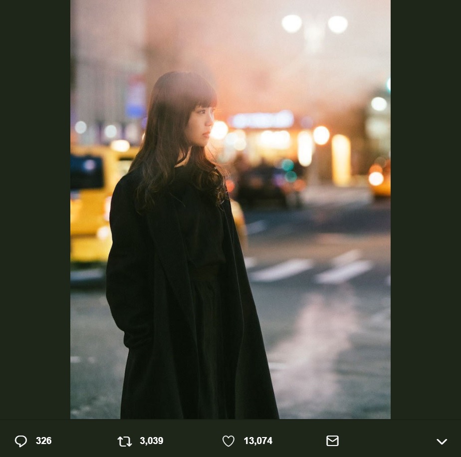 Aimer『STAND-ALONE』のビジュアル（画像は『Aimer＆staff　2019年6月9日付Twitter「わたくしAimer 17thSGを8/14にリリースします。」』のスクリーンショット）