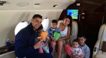 【イタすぎるセレブ達】クリスティアーノ・ロナウド一家、プライベートジェット機内での家族写真が素敵