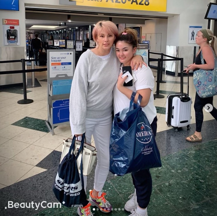 梅宮アンナと娘・百々果さん（画像は『Anna Umemiya　2019年6月30日付Instagram「モモタン。。ワシントンへ向かいました」』のスクリーンショット）