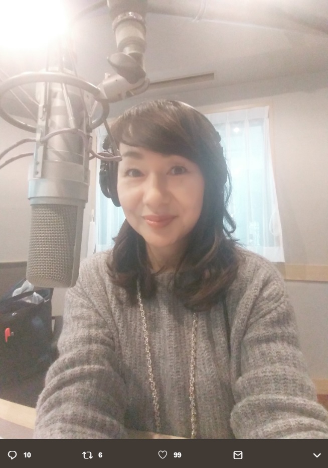 竹村健一さんとラジオ番組で共演したフリーアナウンサーの田中美和子（画像は『田中美和子　2019年3月22日付Twitter「＃songofjapan おすましphotoは番組前に（笑）」』のスクリーンショット）