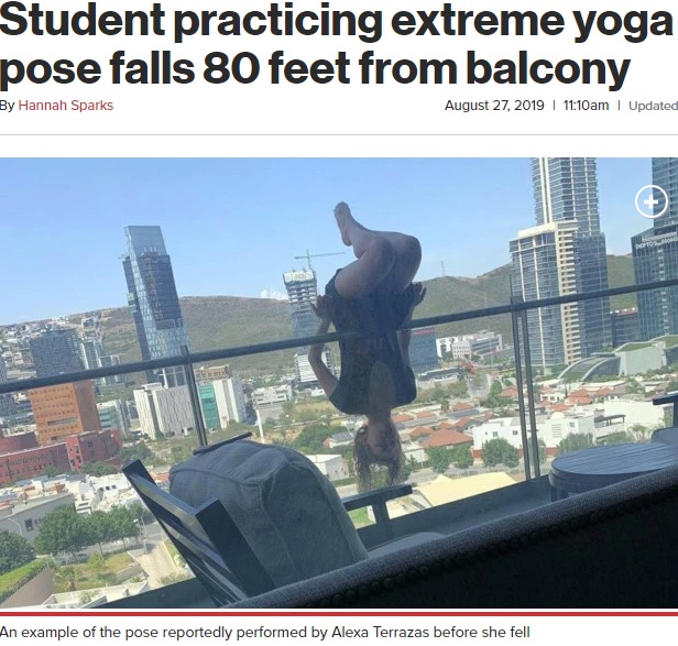 ベランダから落下する直前に撮影された女性（画像は『New York Post　2019年8月27日付「Student practicing extreme yoga pose falls 80 feet from balcony」』のスクリーンショット）