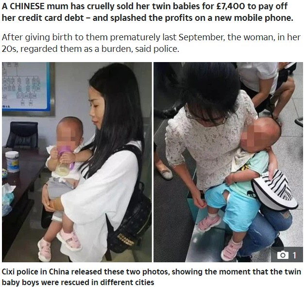 警察によって保護された双子（画像は『The Sun　2019年9月10日付「HOW COULD SHE? Cruel Chinese mum sells her twin baby sons for ￡7,400 to pay off her credit card bills… and buys mobile phone with the profit」』のスクリーンショット）