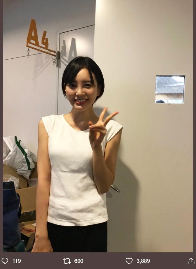尾崎HKT48劇場支配人が撮った兒玉遥のショット（画像は『HKT48　2019年9月3日付Twitter「東京での会議を抜け出して…覗いてきた」』のスクリーンショット）