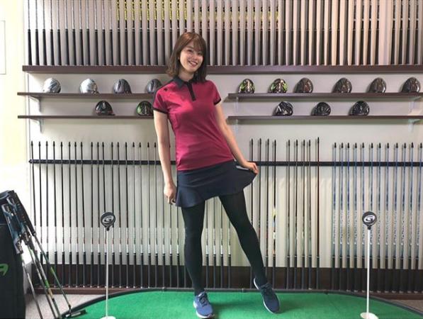 稲村亜美のゴルフウェア姿（画像は『稲村亜美　2019年7月20日付Instagram「先日ゴルフスイッチの撮影でした！」』のスクリーンショット）