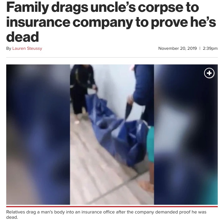 保険金が支払われず、遺体を保険会社に持ち込んだ家族（画像は『New York Post　2019年11月20日付「Family drags uncle’s corpse to insurance company to prove he’s dead」（Twitter）』のスクリーンショット）