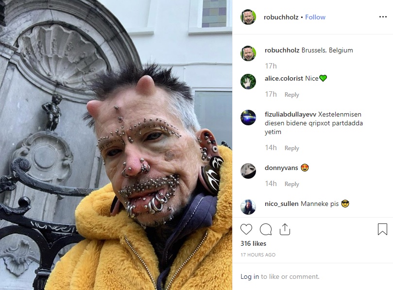 全身にピアスを481個つけている男性（画像は『Rolf Buchholz　2019年11月10日付Instagram「Brussels, Belgium」』のスクリーンショット）