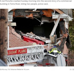 大きく穴が開いた建物（画像は『NJ.com　2019年11月11日付「Porsche crashes into second story of building, killing 2, police say」（Ed Murray | NJ Advance Media for NJ.com）』のスクリーンショット）