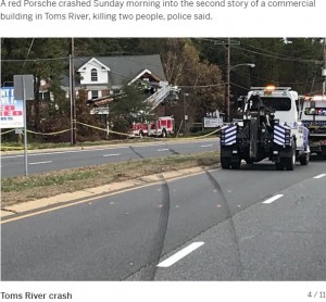 スピードの出しすぎが原因か（画像は『NJ.com　2019年11月11日付「Porsche crashes into second story of building, killing 2, police say」（Ed Murray | NJ Advance Media for NJ.com）』のスクリーンショット）