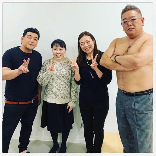 サンドウィッチマンの2人に激励される123☆45（画像は『Yoko ヨーコ 123☆45（イズミヨーコ）　2019年12月9日付Instagram「大好きなお2人にエールいただきました」』のスクリーンショット）