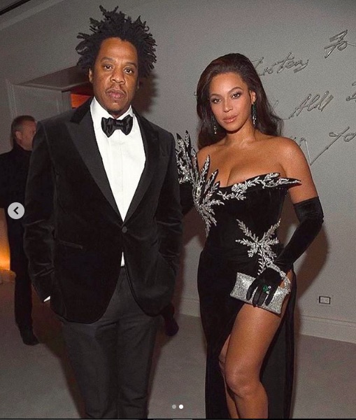 この夜のためにドレスアップしたビヨンセ＆Jay-Z夫妻（画像は『Beyoncé　2019年12月15日付Instagram「Happy Birthday Diddy!」』のスクリーンショット）