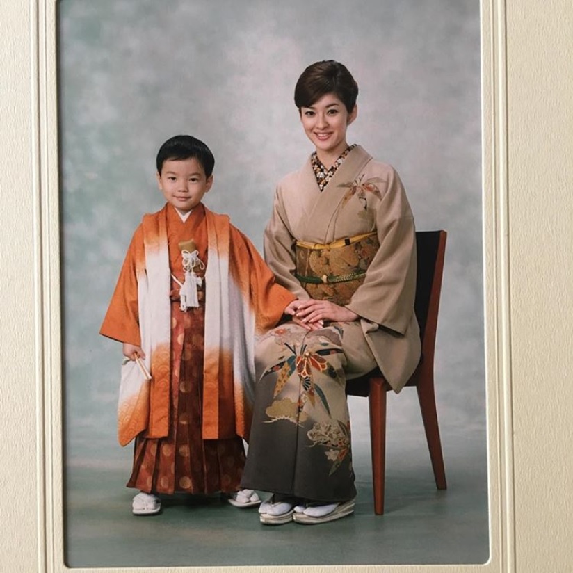 七五三の記念写真を添えて息子の成長を振り返った秋本祐希（画像は『秋本 祐希 Yuuki Akimoto　2019年12月8日付Instagram「あなたが20歳になったなんてね」』のスクリーンショット）