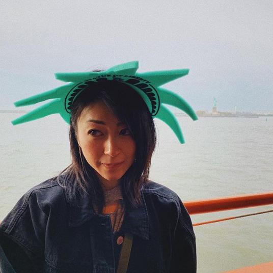 「小学校の遠足以来の自由の女神見物」という宇多田ヒカル（画像は『Hikaru Utada　2019年5月5日付Instagram「マンハッタンとスタテンアイランドを行き来するフェリーが無料と知り驚く。」』のスクリーンショット）