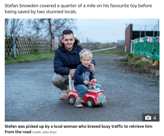 発作を起こした父親を救おうとした男の子（画像は『The Sun　2019年12月18日付「PAWLY PATROL Heroic boy, 3, rides toy car along busy road to get help for dad after he has seizure」（Credit: John Aron）」』のスクリーンショット）